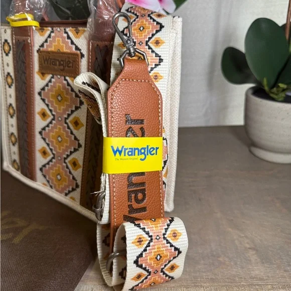 Wrangler Aztec-Pattern Tote in Cream, Brown and Yellow - Picture 6 of 9